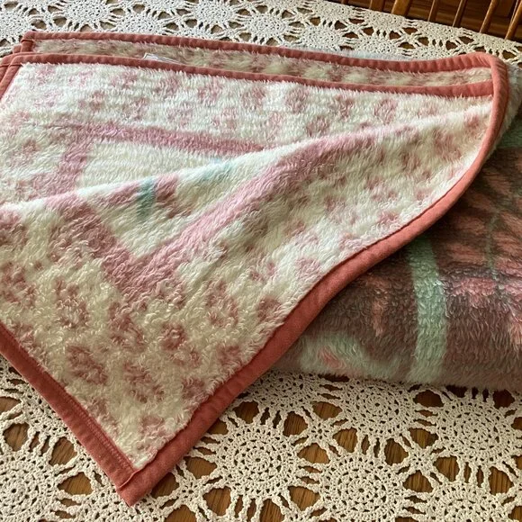 Vintage Biederlack Reversible Blanket Throw Cottage Vibe Pinks & Blues Florals - Picture 8 of 11